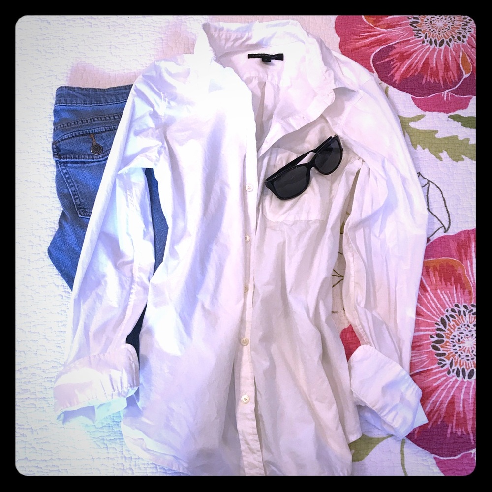 Banana Republic white cotton blouse 🌸